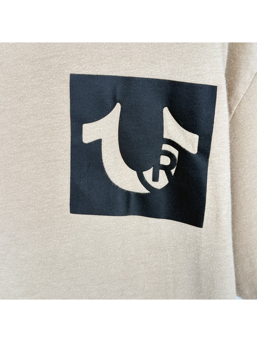 True Religion Flag Pocket Logo Graphic Tee Beige Cotton Streetwear Mens Large - Picture 4 of 4